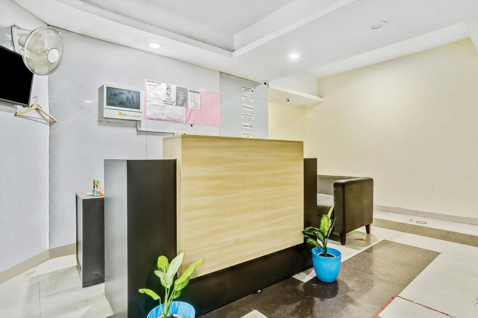 Hotel Townhouse Patparganj Near Max Super Speciality Hospital